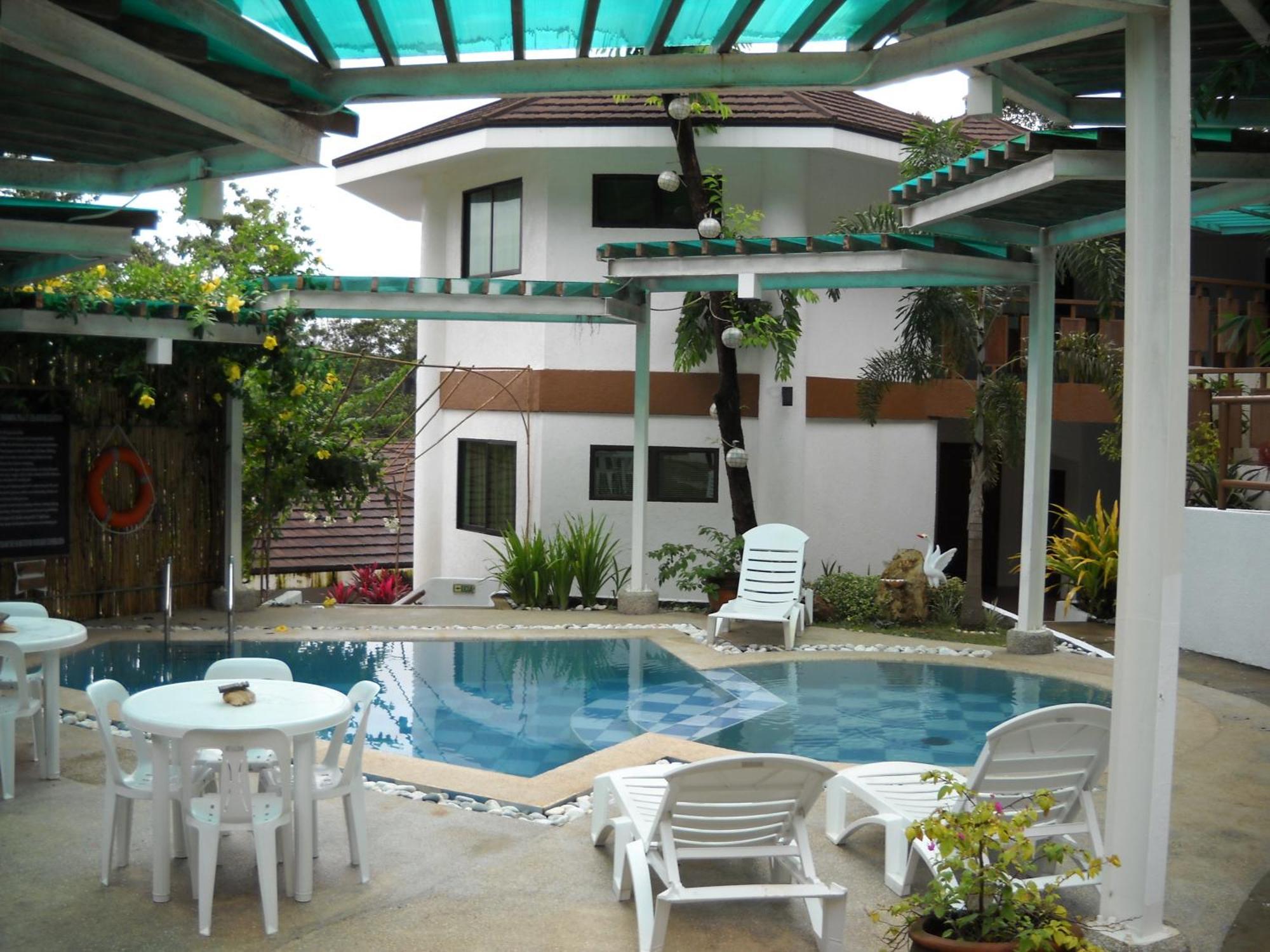 Hilltop View 4*