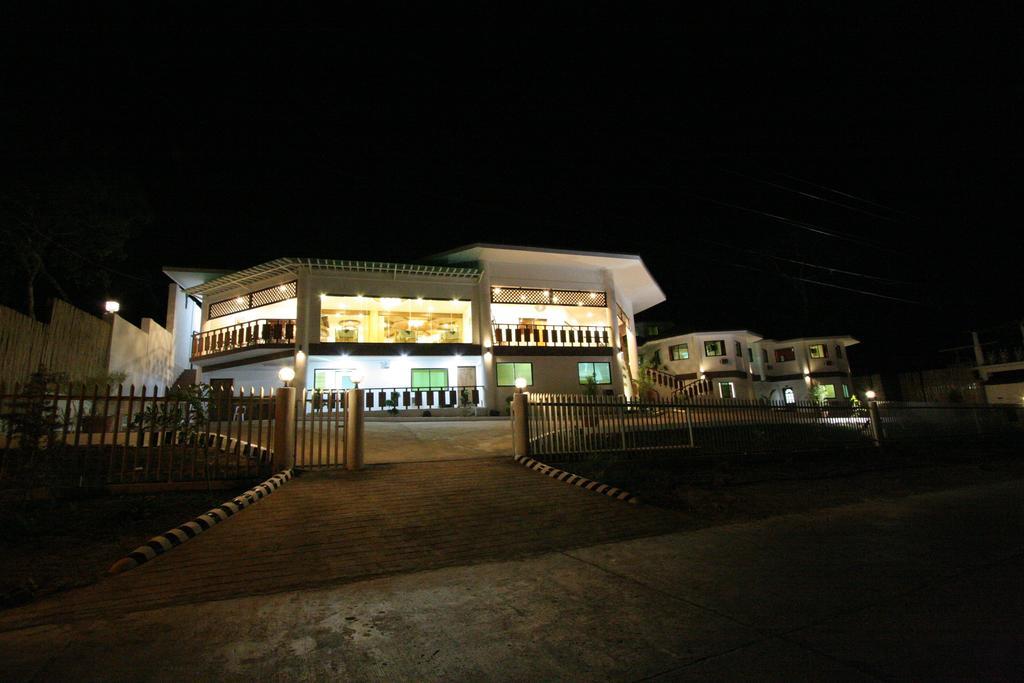 Hilltop View Resort 4*